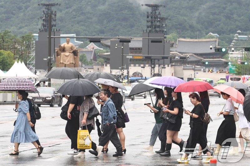 19일 출근길 우산 챙기세요…<b>수도권</b>·<b>강원</b> 최대 80, 충청·전라엔 소나...