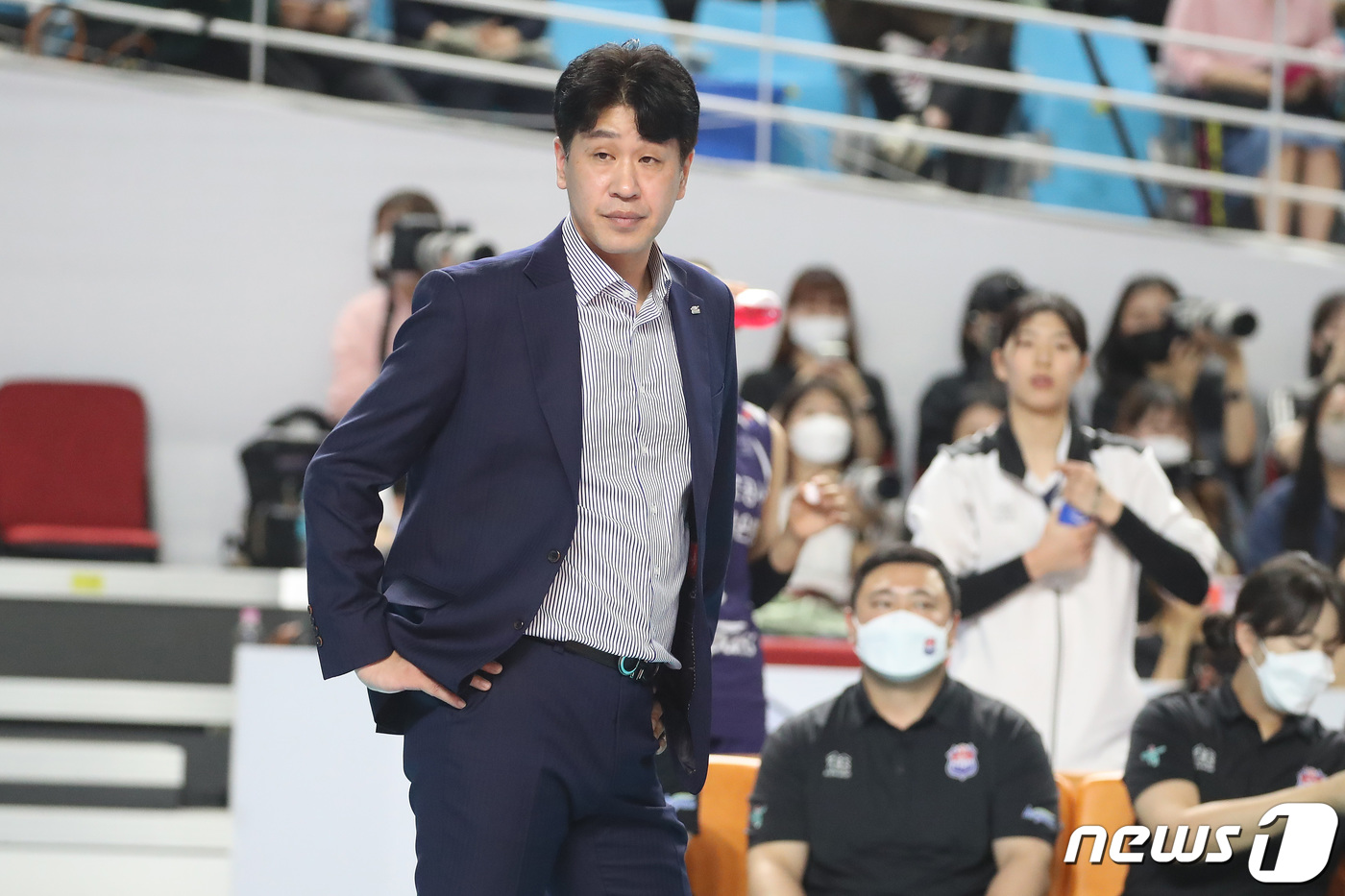 KOVO 상벌위, '<b>코치</b> 폭행 의혹' <b>김종민 감독</b> 징계 '판단 보류'