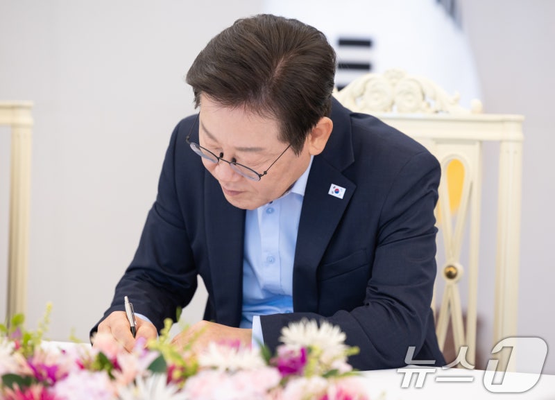 李<b>대통령</b> "<b>공공기관 통폐합</b> 제대로 하라"…'발전공기업·LH' 1순위