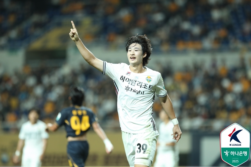 '<b>이동경 극장골</b>' 김천, 수원FC 3-2 제압…대구 16경기째 무승