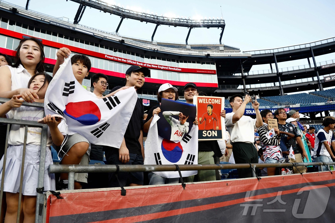 '상상 초월' <b>손흥민</b> <b>효과</b>…LA FC 언론 보도량·콘텐츠 급성장