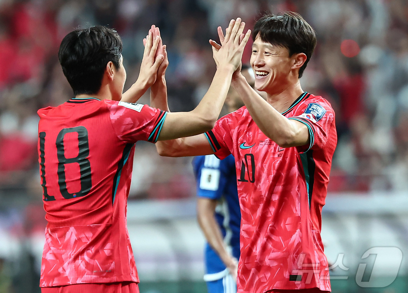 '마스크 벗고' <b>헤더골</b> <b>이재성</b> "두렵지 않았다…<b>UECL</b> 마음껏 누릴 것"