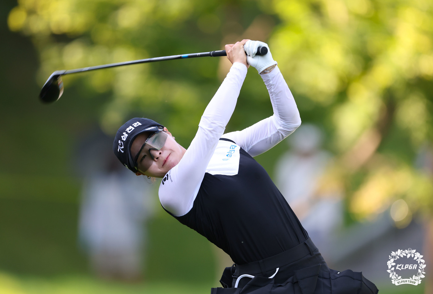 <b>신다인</b>, KLPGA KG <b>레이디스</b>서 생애 첫승 도전…2위 고지원과 3타 차