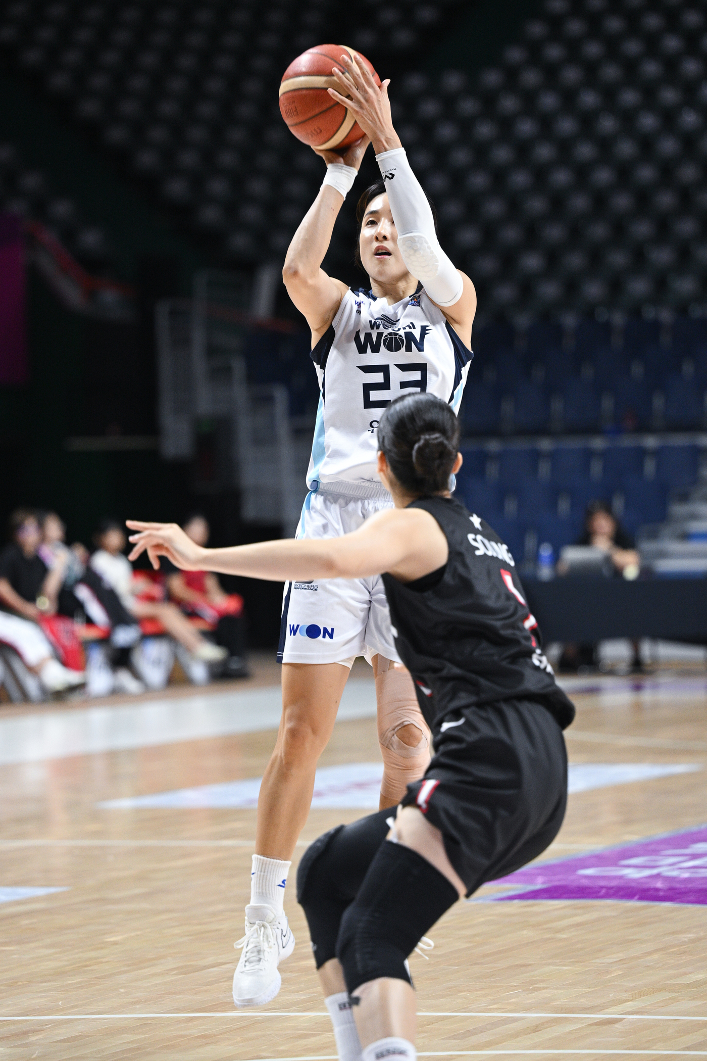하나<b>은행</b> 이상범·신한<b>은행</b> 최윤아, WKBL 사령탑 데뷔전 '쓴맛'(종합)