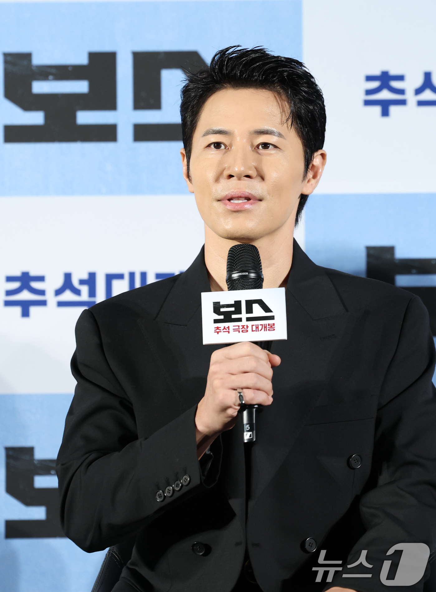 "추석 종합선물세트"…조우진→박지환, 40대 사자보이즈 코믹 액션 '<b>보스</b>...