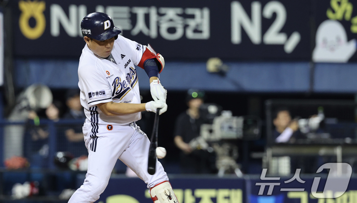 LG <b>톨허스트</b>, 한국 오자마자 월간 <b>MVP</b> 도전…유영찬·양의지와 경쟁