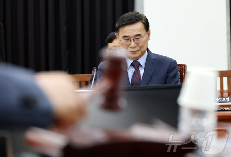 국정원 "김정은, 시진핑·푸틴과 나란히 설듯…북중·북러 <b>회담</b> 전망"(종...