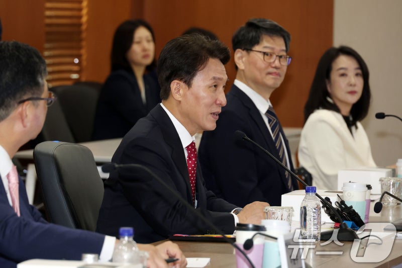 김 총리 "역대 어느 정부보다 <b>자본시장 존중</b>하는 정부 될 것"