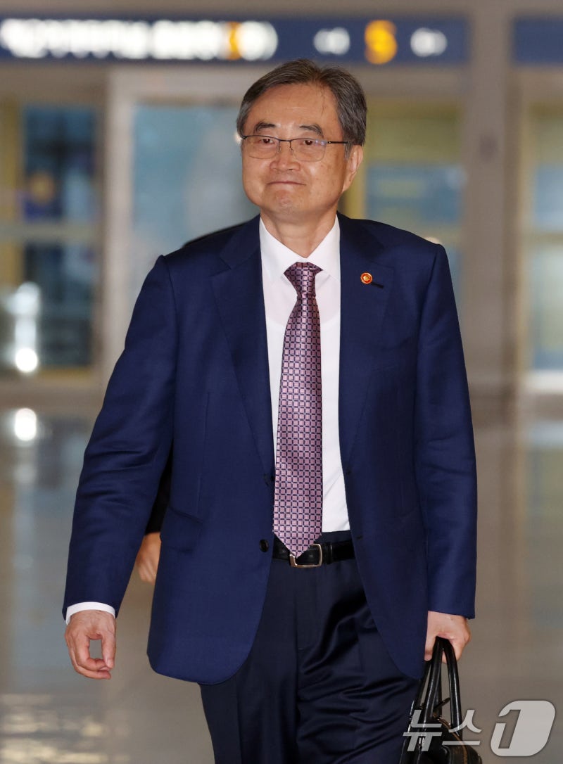 미 한국인 <b>구금사태 해결</b> 위해 출국하는 <b>조현 장관</b>
