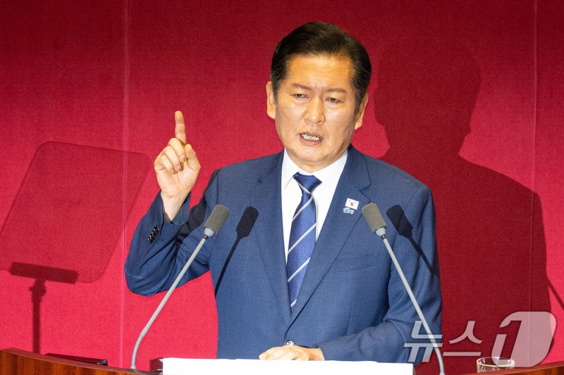[전문] <b>정청래</b> "국힘, 내란의 늪에서 빠져나오길 간곡히 제안"