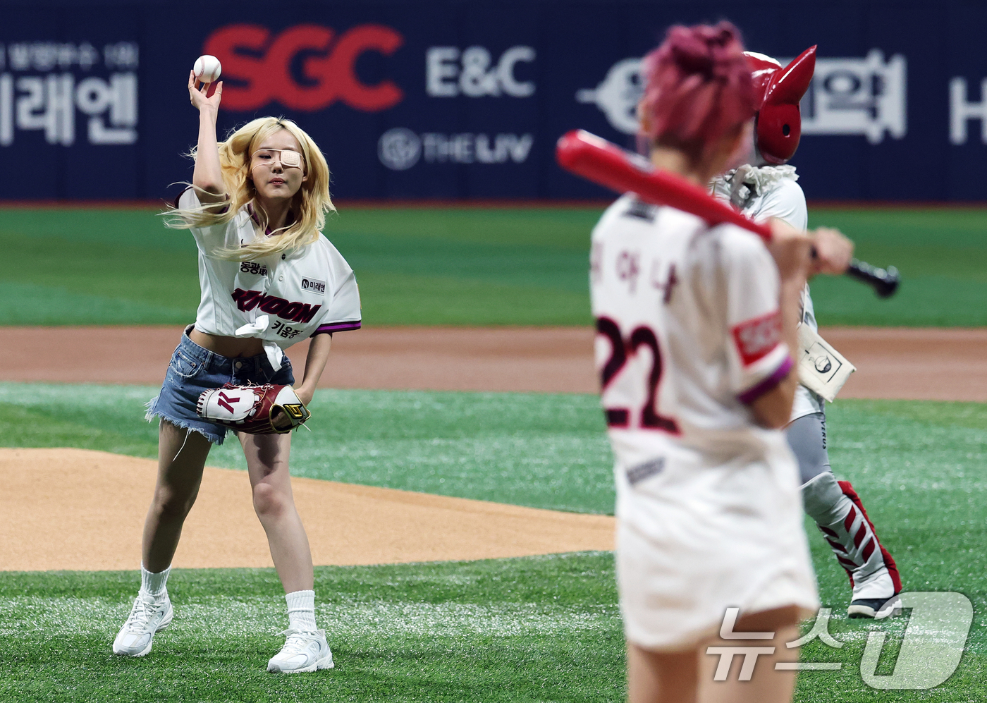 <b>영파씨 한지은</b>X<b>지아나</b> 시구·시타