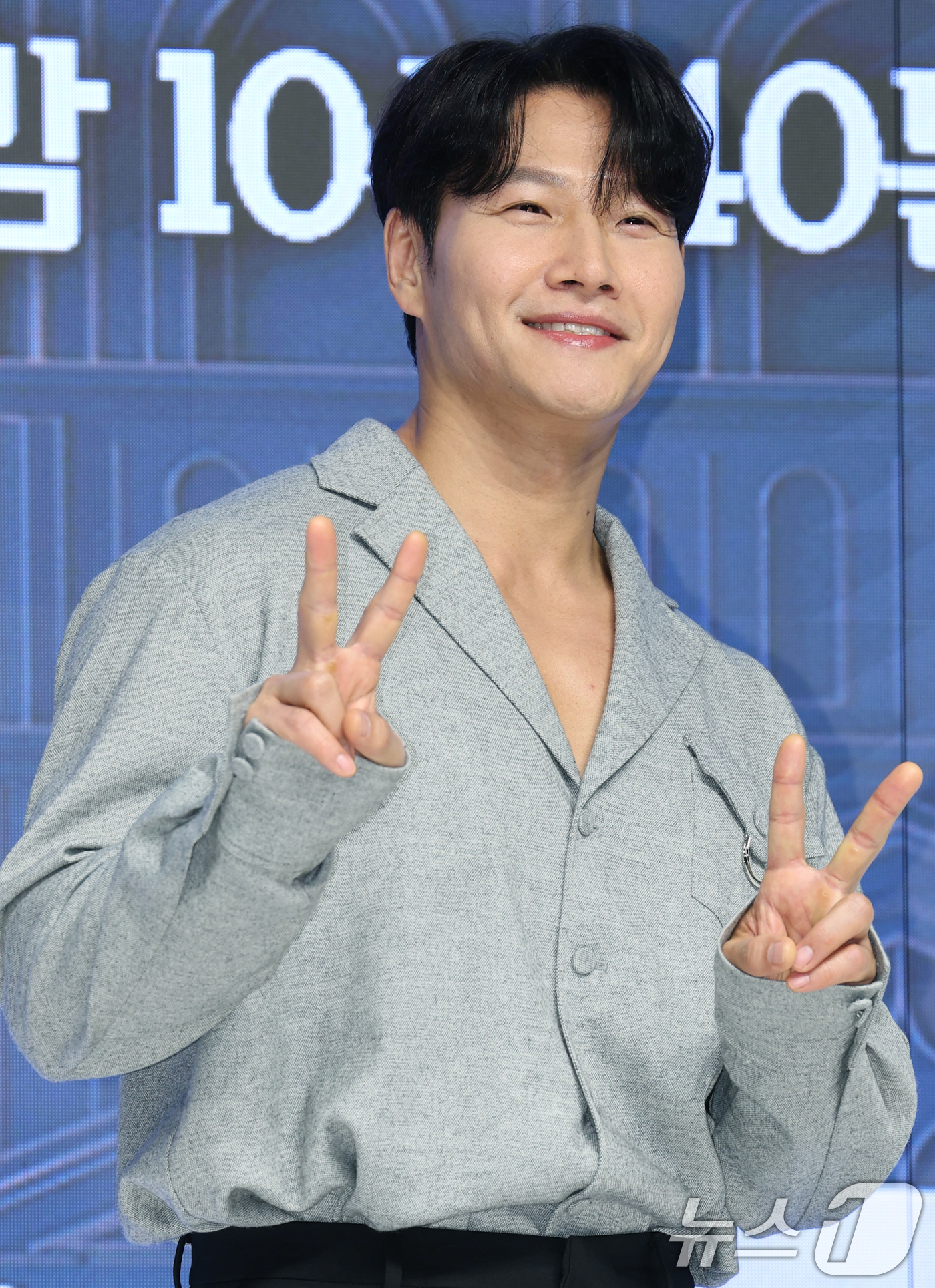 <b>김종국</b>, <b>갤럭시코퍼레이션</b>과 전속계약…GD·송강호와 한솥밥
