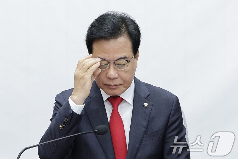 <b>송언석</b> "<b>특검법</b> 합의 <b>파기</b>, 이재명 정권 수뇌부 합작 사기극"