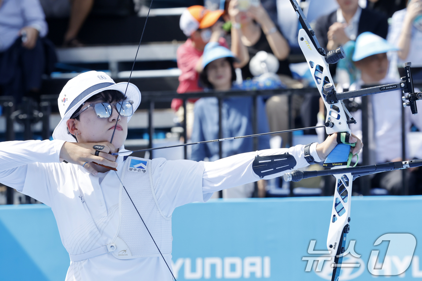 <b>안산</b>·<b>강채영</b>·<b>임시현</b>, 광주 양궁 세계선수권 개인전 8강 진출