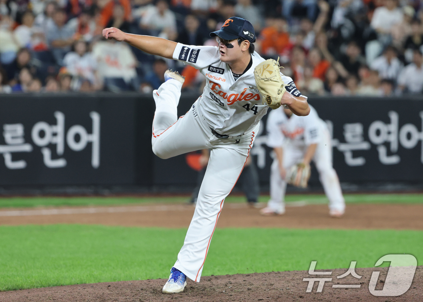 <b>한화</b> 김서현 역투