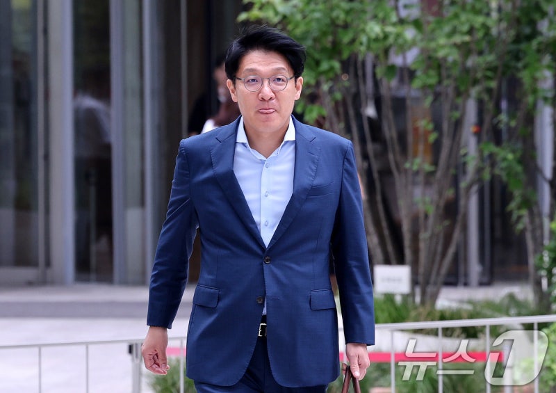 <b>김상민 전 검사 구속 심사</b> 출석 "부적절 처신 사죄…특검 수사권 남용"