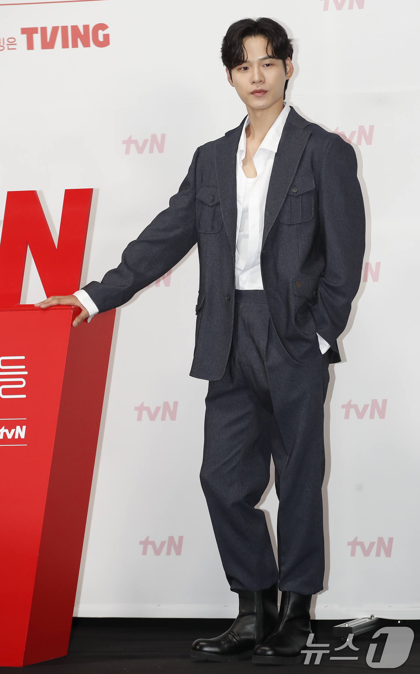 [단독] <b>윤지온</b>, <b>음주운전</b> 적발→드라마 하차…소속사 계약 만료·SNS 폐쇄...