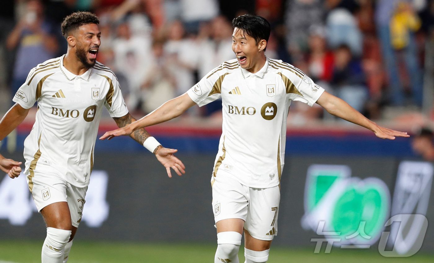 '<b>해트트릭</b>' <b>손흥민</b>, <b>MLS</b> 이주의 선수 선정…LA FC에서 기록 행진