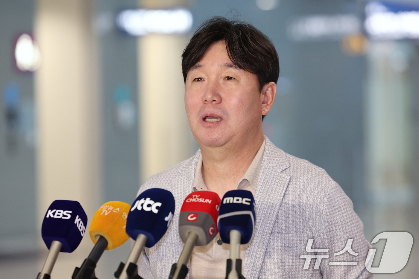 <b>류지현 감독</b>, MLB 선수들 면담 위해 <b>미국행</b>