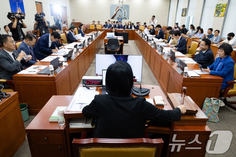 국회, 24일 <b>통신</b>사·<b>금융사 해킹</b>사태 <b>청문회</b>…KT·롯데카드 대표 증인