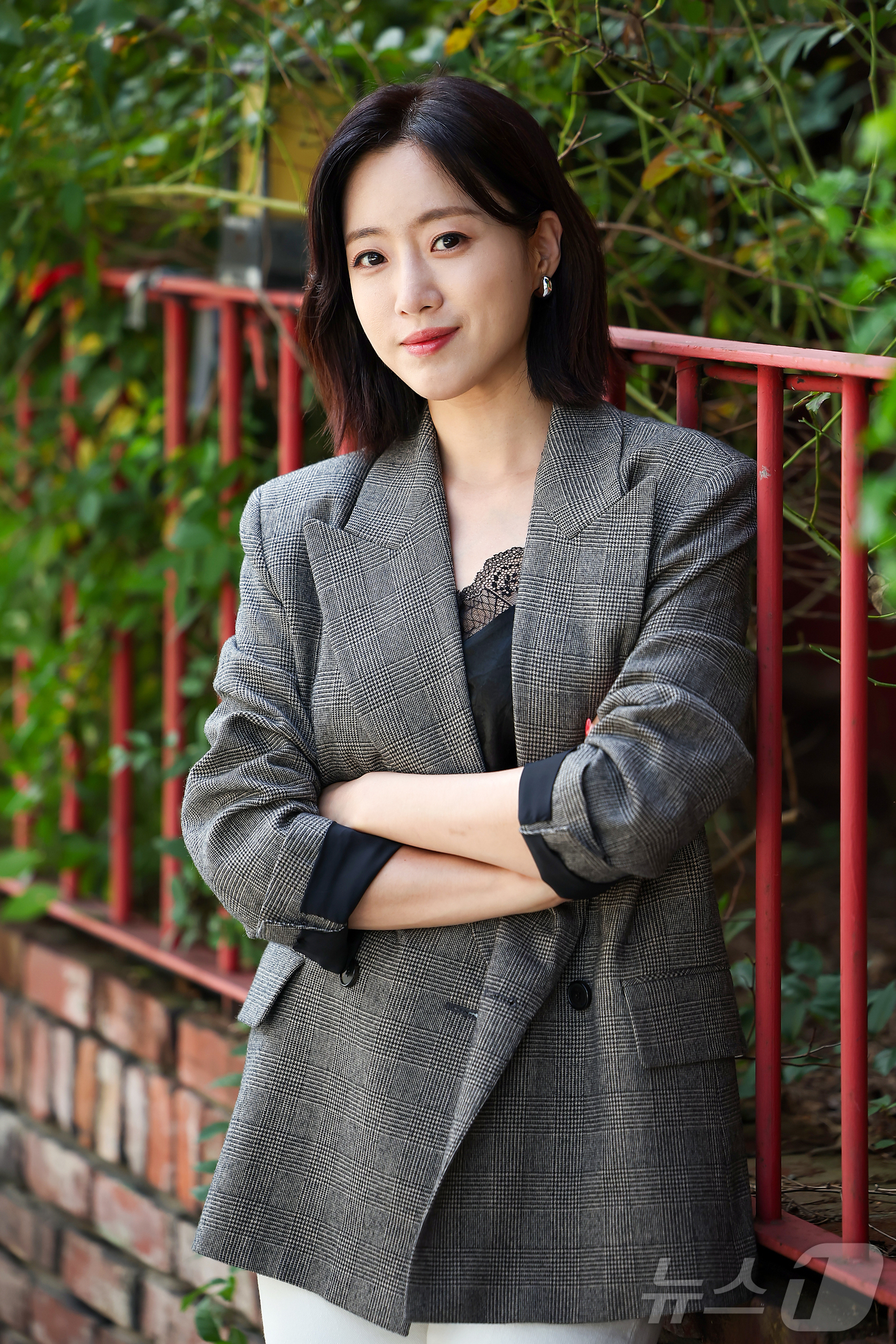'<b>여왕의 집</b>' <b>함은정</b> "촬영 중 무릎 부상, 몰입 깰까 숨겨" [N인터뷰]①