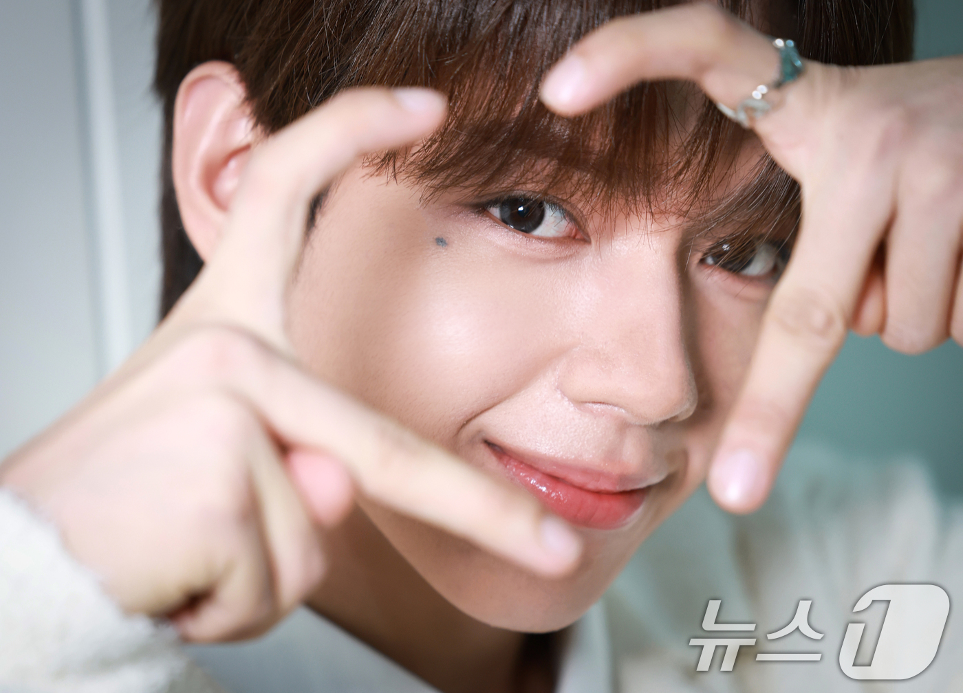 AHOF 아홉 News1 Interview Spotlight - Image 1