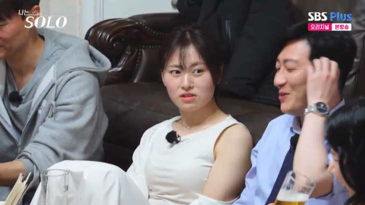 <b>28기 현숙</b>, <b>상철</b>에 폭풍 스킨십…순자 끼어들자 '정색'