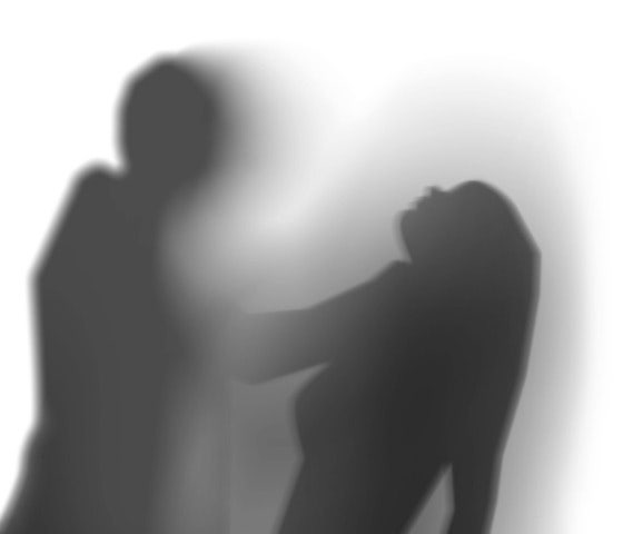 "브라에 망치 품고 다녔다"…고립된 <b>남극기지</b>서 <b>성폭행</b> 난무 '충격'