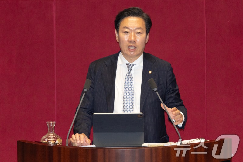 국힘 <b>박수민</b>, 역대 <b>최장</b> <b>필리버스터</b> 15시간50분 경신