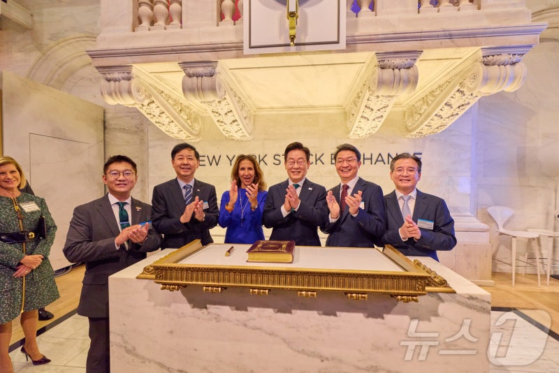 <b>뉴욕 증권거래소</b> 방문한 <b>이재명 대통령</b>