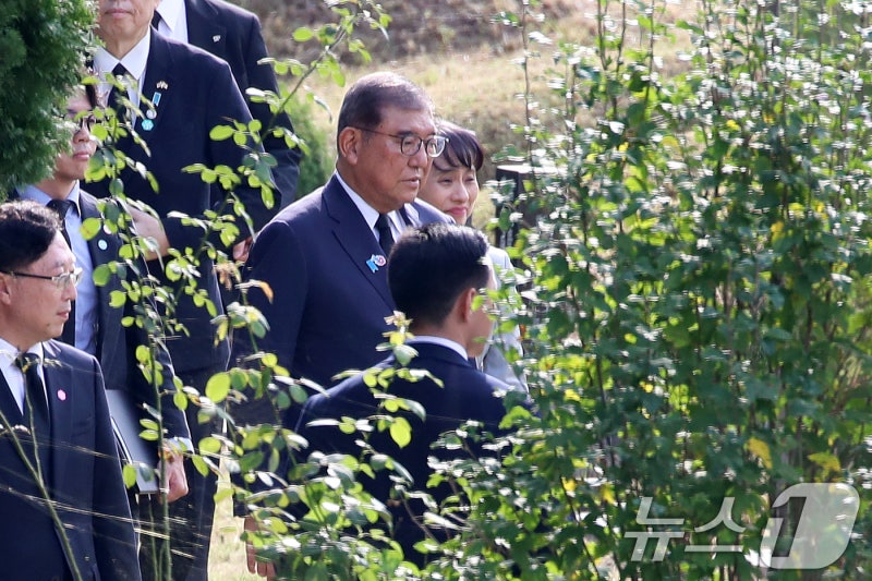 '퇴임' 이시바 '<b>한일</b>협력'으로 외교 마침표…李대통령, 국빈급 예우