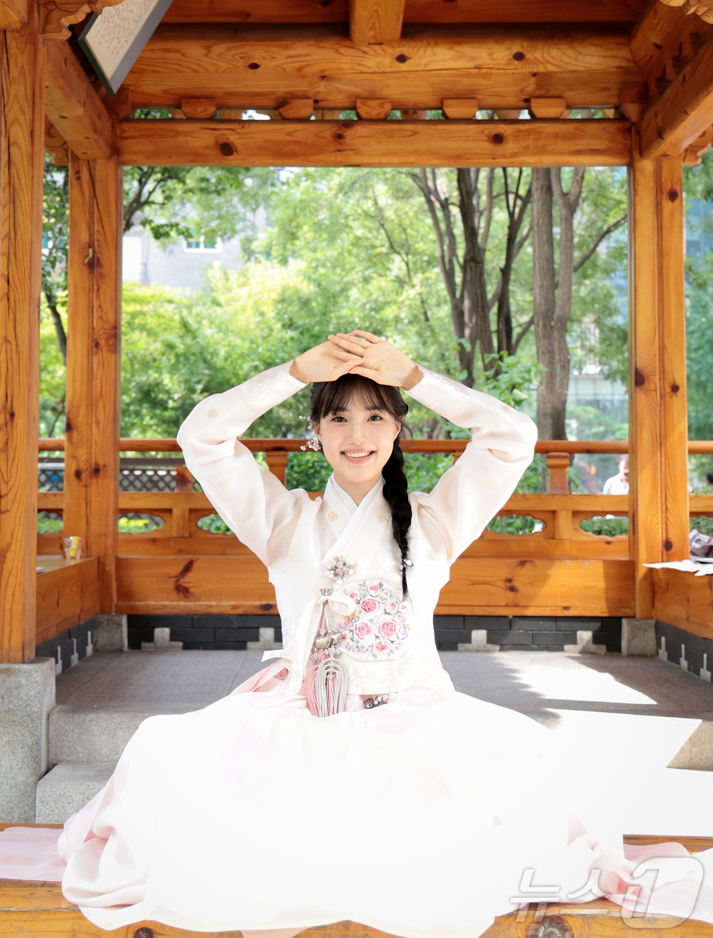 '<b>폭군의 셰프</b>' <b>윤서아</b>, 비타민 추석 인사