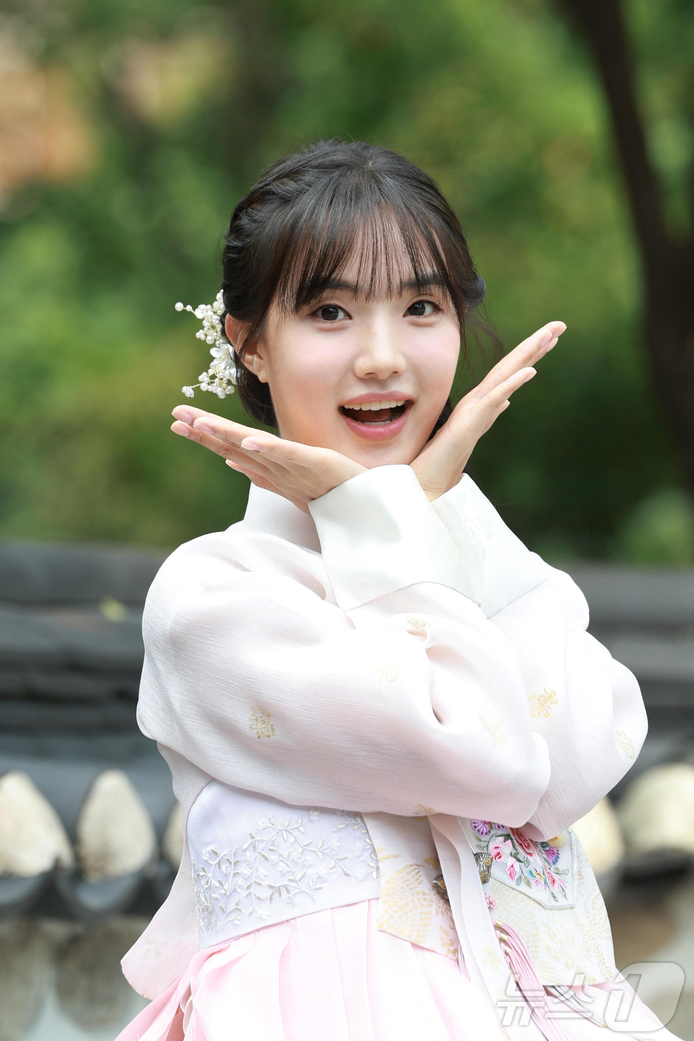 <b>윤서아</b>,꽃