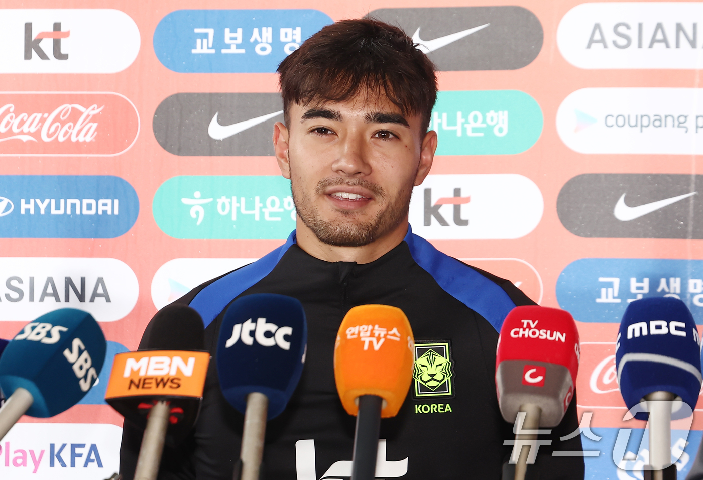 <b>카스트로프</b>, '<b>꼰대 논란</b>' 인터뷰 해명 "서로 돕는 문화 소개하고 싶었다...
