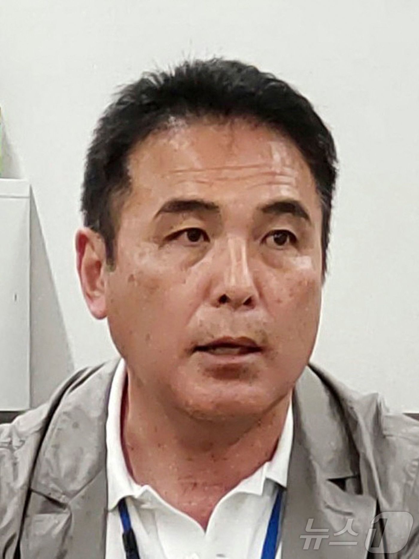 日 <b>축구</b> 임원, 비행기서 <b>아동 성착취물</b> 보다 발각…"불법인줄 몰랐다"