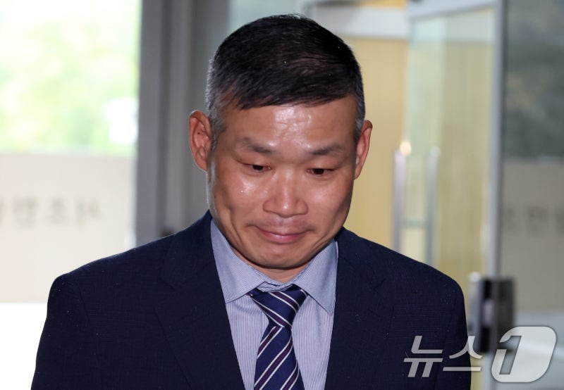 <b>김동혁</b> 軍검찰단장, 해병<b>특검</b> 8차 소환…'구명로비' 이종호 조사중(종합...