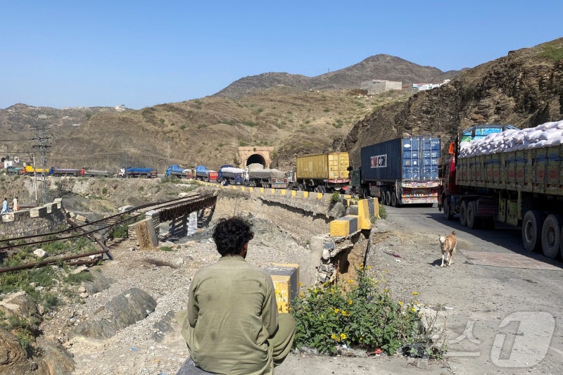 아프간-파키스탄 국경서 대규모 무력충돌…수백명 사망(종합)