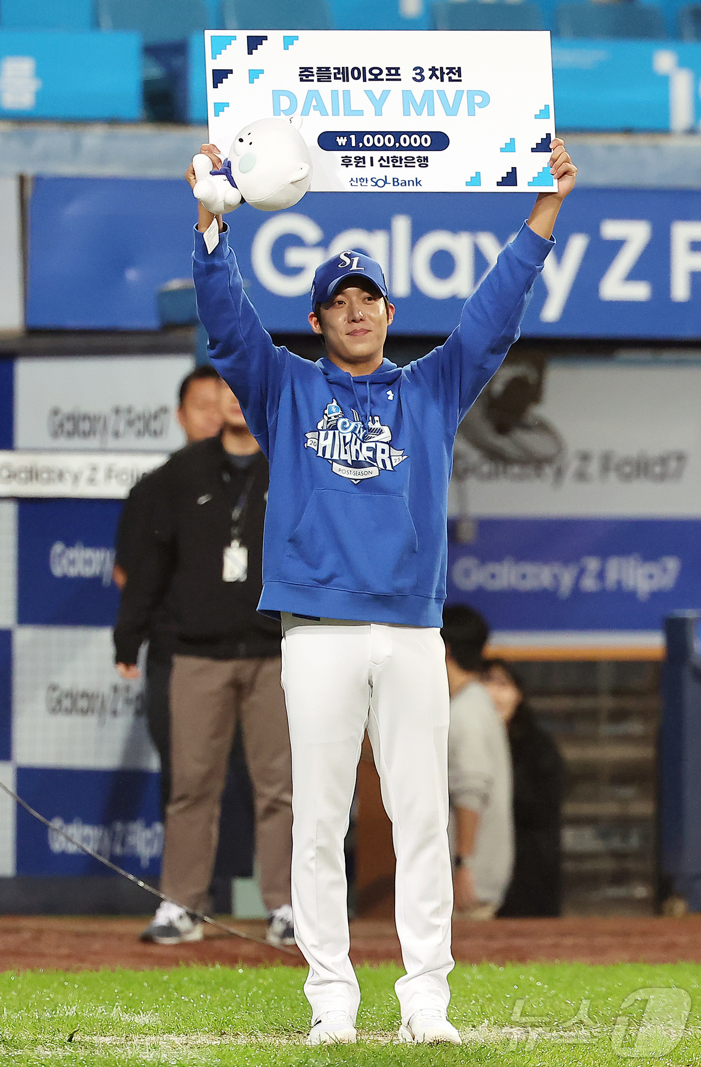 '6.2이닝 1실점 <b>호투</b>' <b>원태인</b>, 준PO 3차전 데일리 MVP