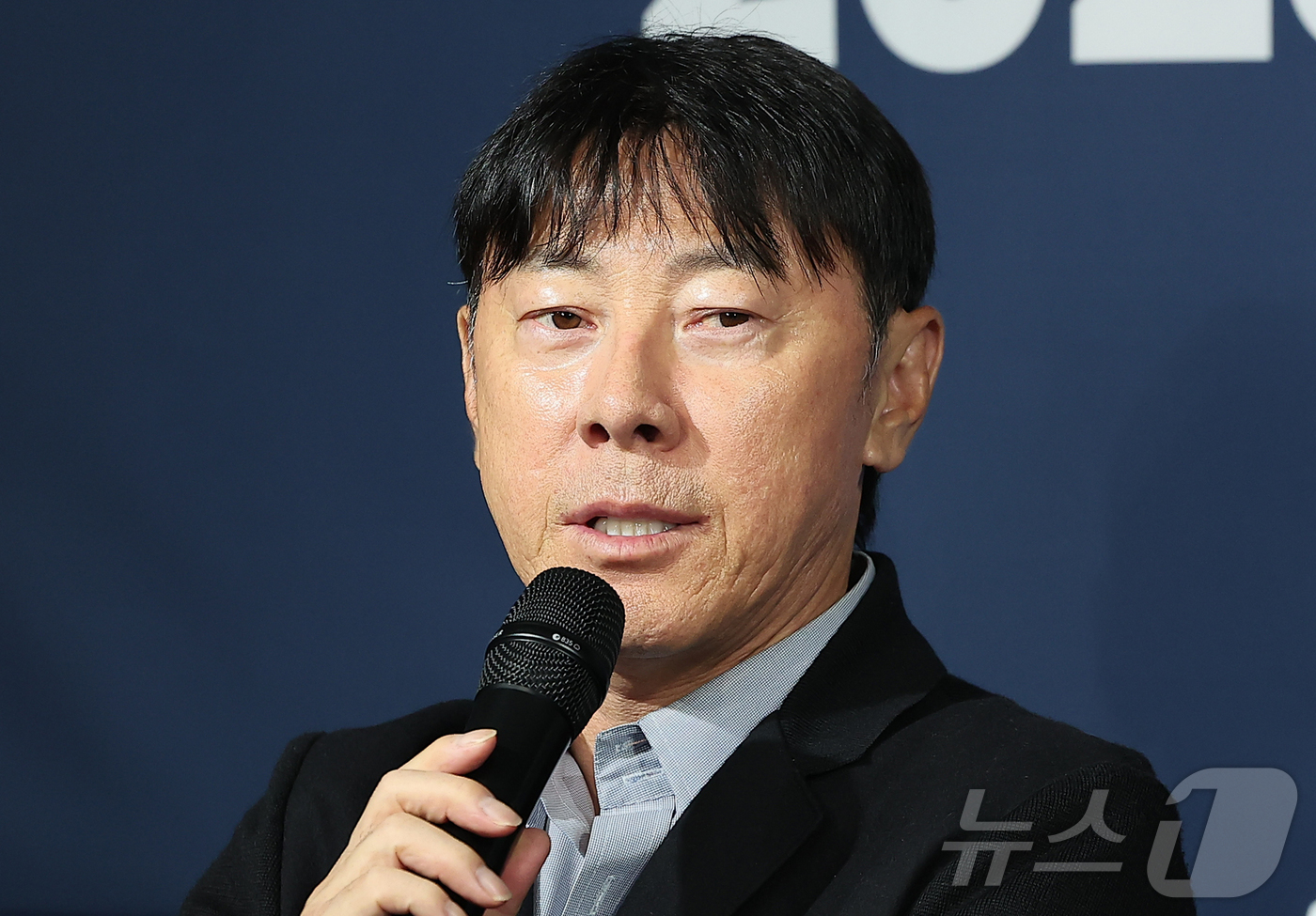 <b>신태용</b>, 울산 팬들에게 사과…"내 잘못이고 불찰 역할 다 못했다"