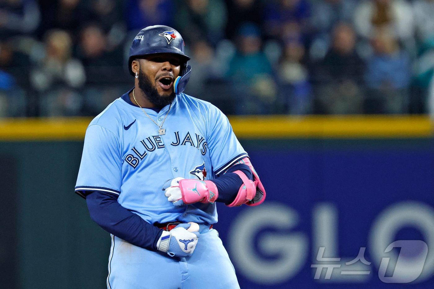 '<b>홈런</b> 5방' <b>토론토</b>, 시애틀 13-4 대파…ALCS 2연패 뒤 첫승