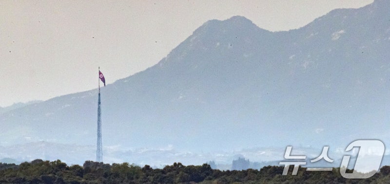 합참 "북한군 1명, <b>중부전선</b>에서 MDL 넘어 <b>귀순</b>"