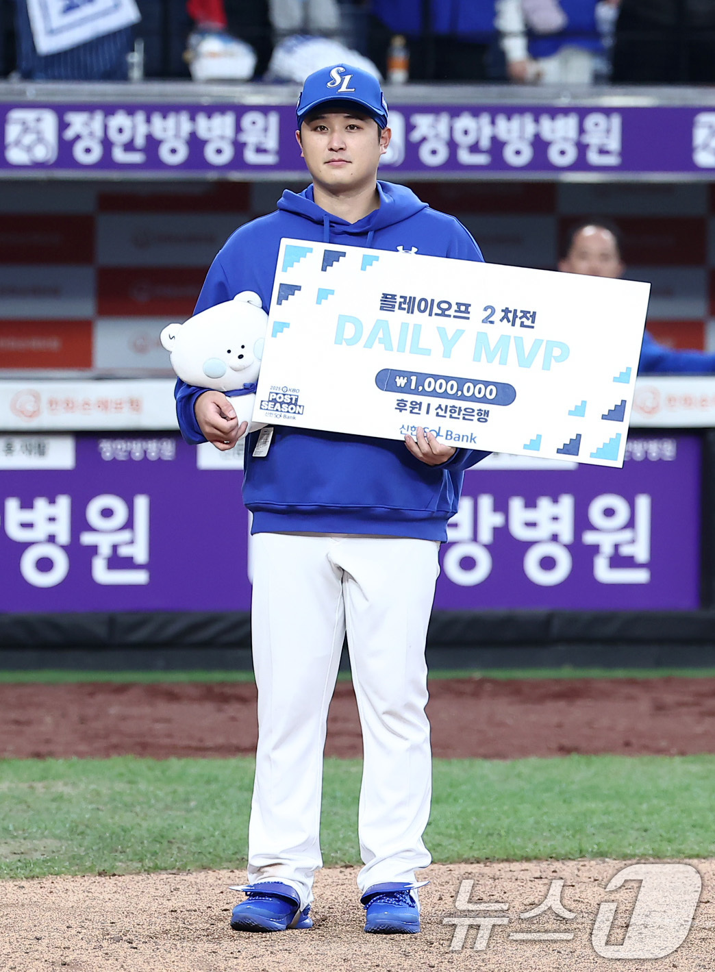 '<b>가을 사나이</b>' 된 <b>최원태</b>…"고집 꺾고 (강)민호 형 말 들었다"[PO2]