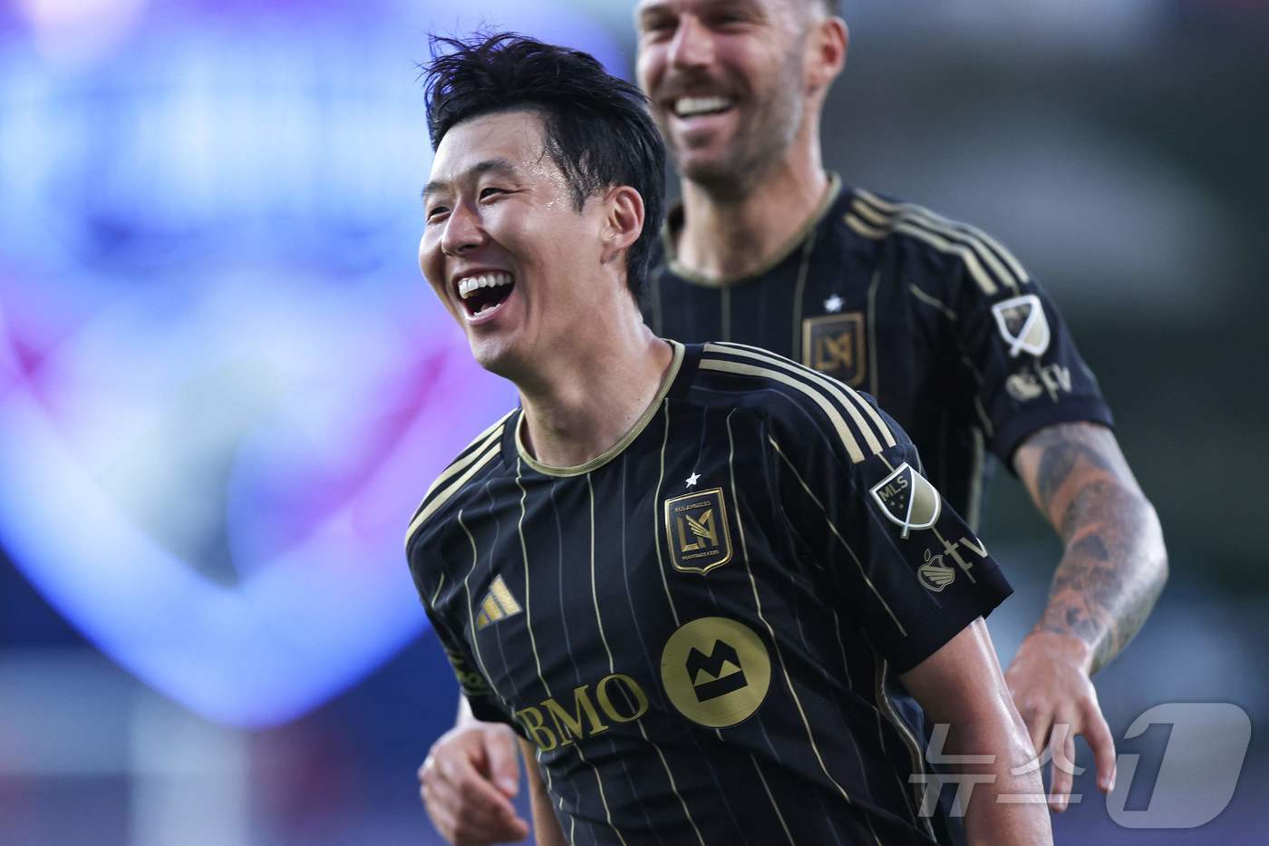 <b>손흥민</b> 프리킥 데뷔골, '<b>MLS 올해의 골</b>' <b>후보</b>…메시·부앙가와 경쟁
