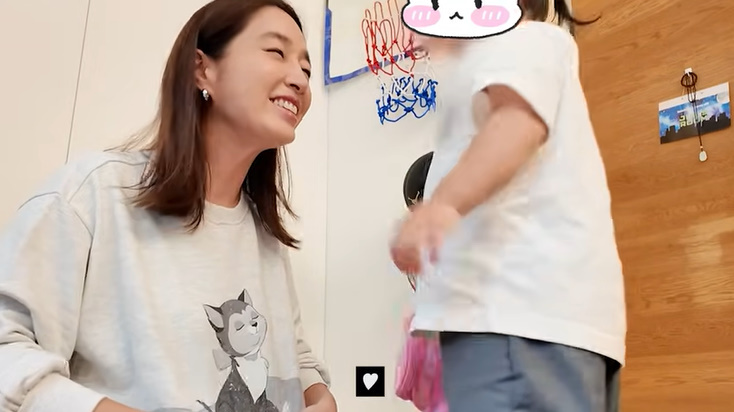 <b>이민정</b>, <b>딸 서이</b> 등장에 애교 폭발…"내 가방도 뺏겨"