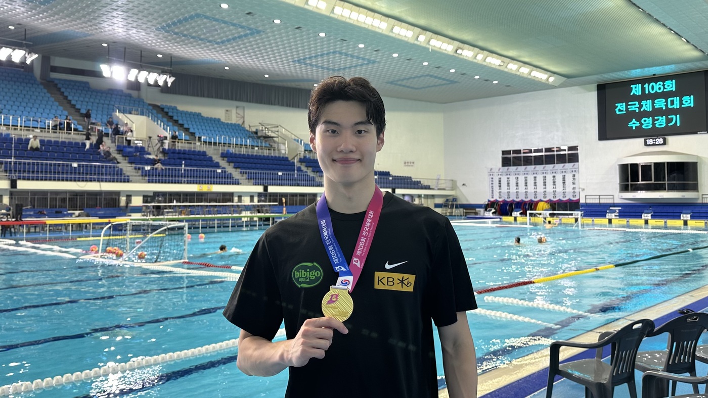황선우, 개인혼영 200m·계영 <b>400m</b> 한국新…"기분 좋은 하루"(종합)