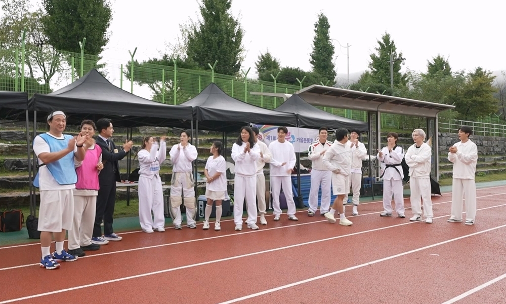 '<b>나혼산</b>' 멤버 16인 한 자리에…<b>가을 운동회</b> 개최→승리욕 폭발
