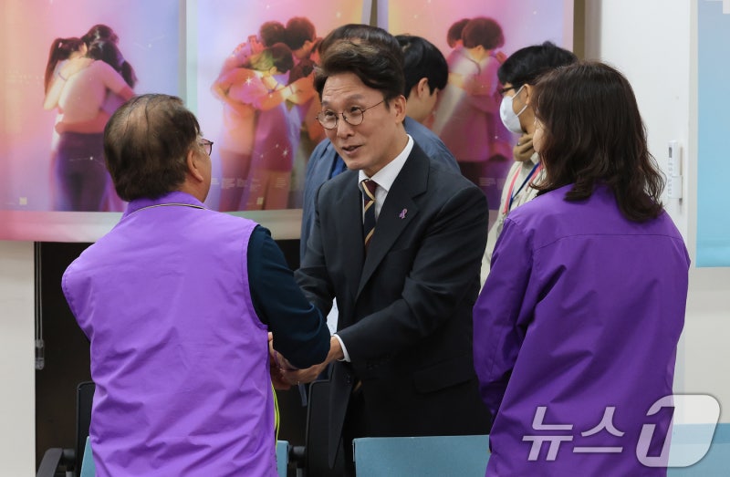 <b>대통령실</b> 지키느라…<b>이태원</b> 경비 인력 미배치, 159명 사망 불렀다