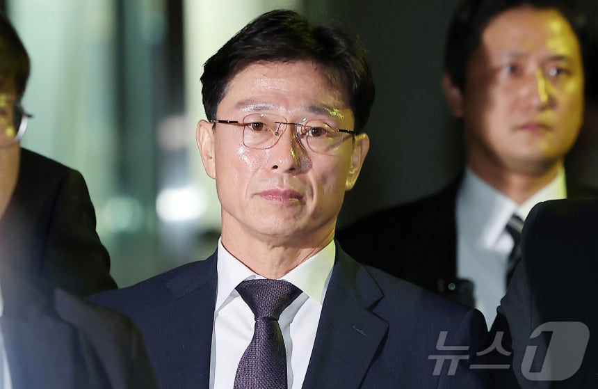 채상병 순직 및 수사 외압·은폐 의혹의 핵심 피의자인 임성근 전 해병대 1사단장이 23일 오후 서초구 서울중앙지방법원에서 열린 구속 전 피의자 심문(영장실질심사)을 마친 뒤 법원을