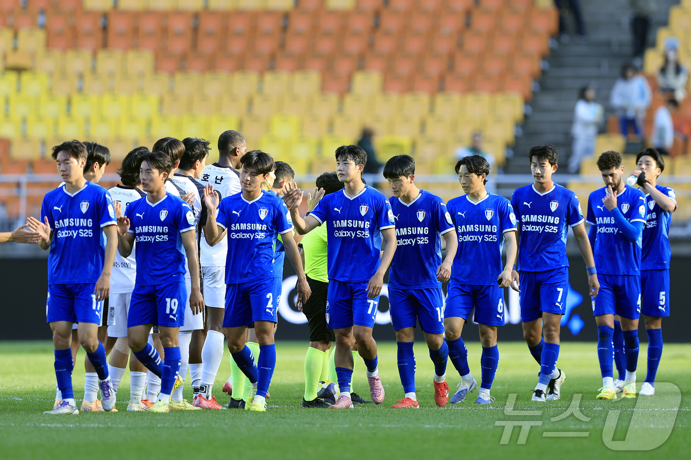 <b>다이렉트 승격</b> 어려워진 <b>수원</b>