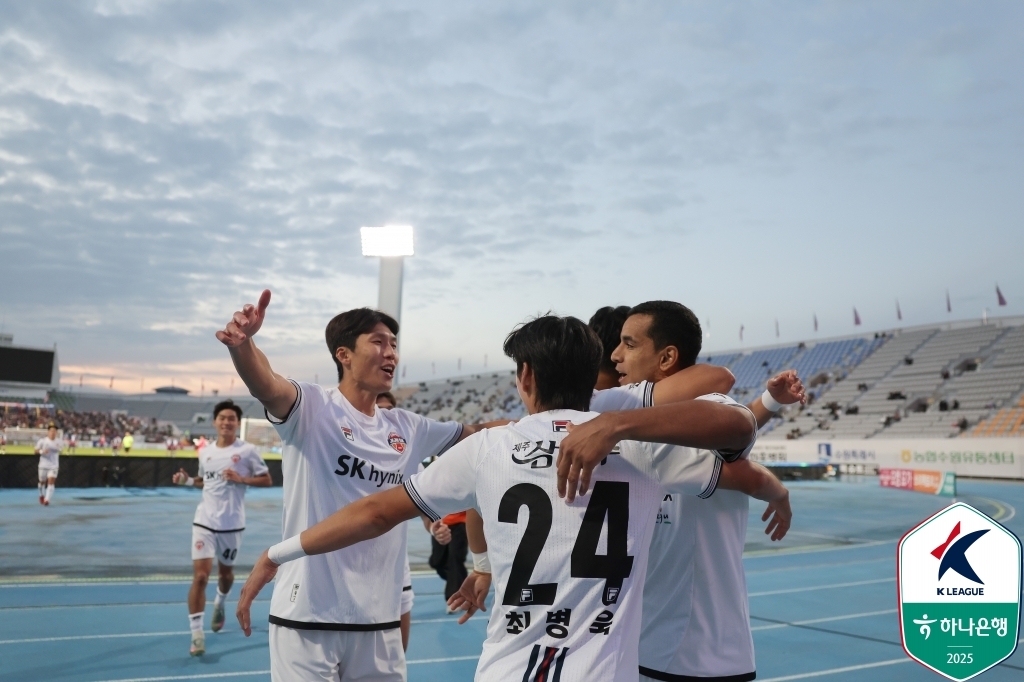 제주, 수원FC 잡고 11<b>경기</b> 만에 승리…'꼴찌' 대구와 승점 8차